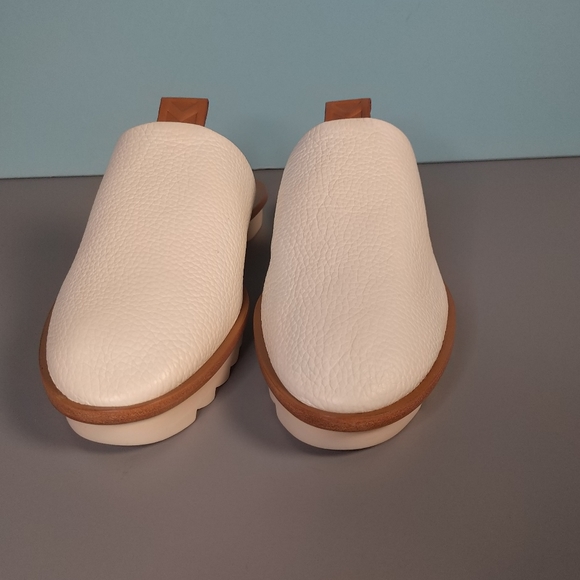Mercedes Castillo White Mules - Picture 15 of 16
